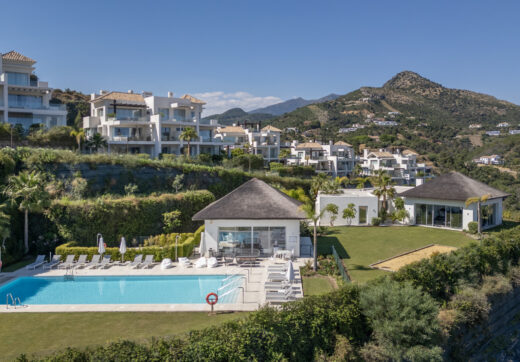 Modern 3-Bedroom Apartment with Sea Views &amp; Privacy