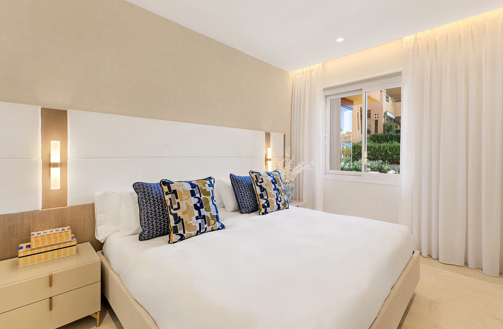 Luxury 4-Bedroom Beachfront Apartment with Private Pool – Los Granados del Mar, Estepona