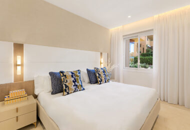 Luxury 4-Bedroom Beachfront Apartment with Private Pool – Los Granados del Mar, Estepona