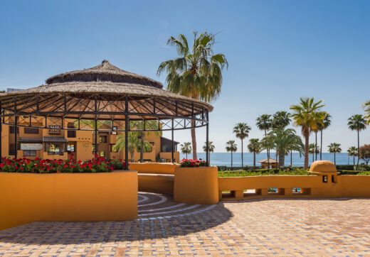 Luxury 4-Bedroom Beachfront Apartment with Private Pool – Los Granados del Mar, Estepona