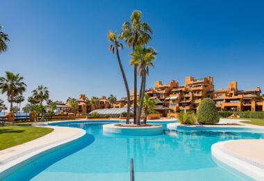 Luxury 4-Bedroom Beachfront Apartment with Private Pool – Los Granados del Mar, Estepona