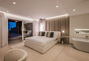 Luxury 4-Bedroom Beachfront Apartment with Private Pool – Los Granados del Mar, Estepona