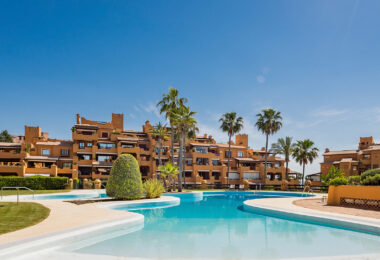 Luxury 4-Bedroom Beachfront Apartment with Private Pool – Los Granados del Mar, Estepona