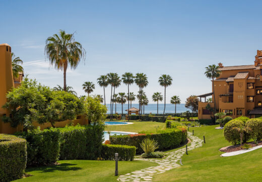 Luxury 4-Bedroom Beachfront Apartment with Private Pool – Los Granados del Mar, Estepona