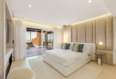 Luxury 4-Bedroom Beachfront Apartment with Private Pool – Los Granados del Mar, Estepona