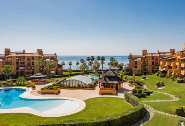 Luxury 4-Bedroom Beachfront Apartment with Private Pool – Los Granados del Mar, Estepona