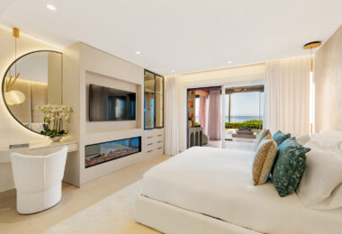 Luxury 4-Bedroom Beachfront Apartment with Private Pool – Los Granados del Mar, Estepona