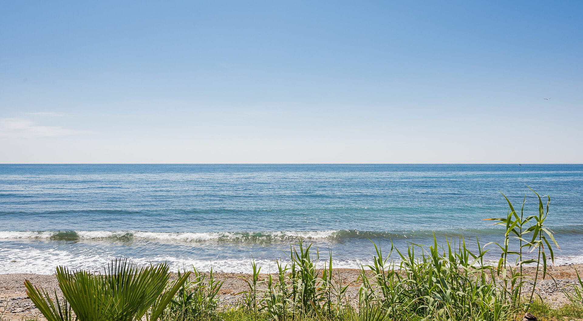 Luxury 4-Bedroom Beachfront Apartment with Private Pool – Los Granados del Mar, Estepona