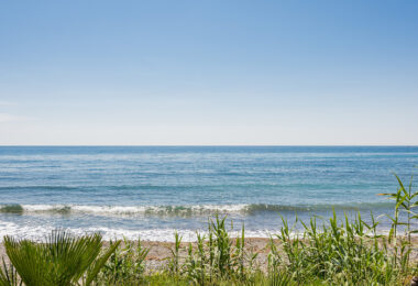 Luxury 4-Bedroom Beachfront Apartment with Private Pool – Los Granados del Mar, Estepona