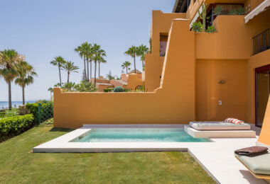 Luxury 4-Bedroom Beachfront Apartment with Private Pool – Los Granados del Mar, Estepona