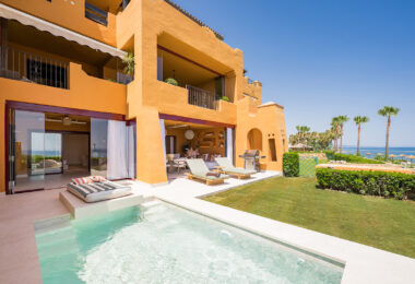 Luxury 4-Bedroom Beachfront Apartment with Private Pool – Los Granados del Mar, Estepona