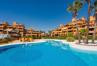 Luxury 4-Bedroom Beachfront Apartment with Private Pool – Los Granados del Mar, Estepona