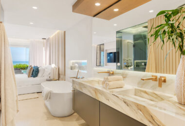Luxury 4-Bedroom Beachfront Apartment with Private Pool – Los Granados del Mar, Estepona