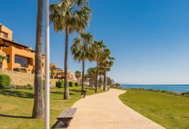 Luxury 4-Bedroom Beachfront Apartment with Private Pool – Los Granados del Mar, Estepona