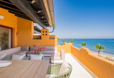 Fully Renovated 4-Bedroom Sea View Apartment – Los Granados del Mar, Estepona