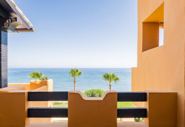 Fully Renovated 4-Bedroom Sea View Apartment – Los Granados del Mar, Estepona