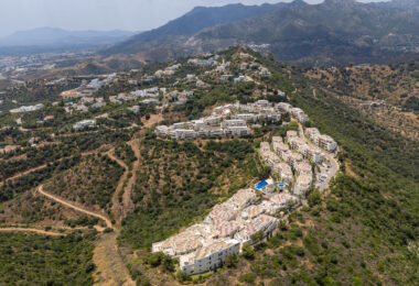 Stunning apartment with panoramic views in Altos de Los Monteros