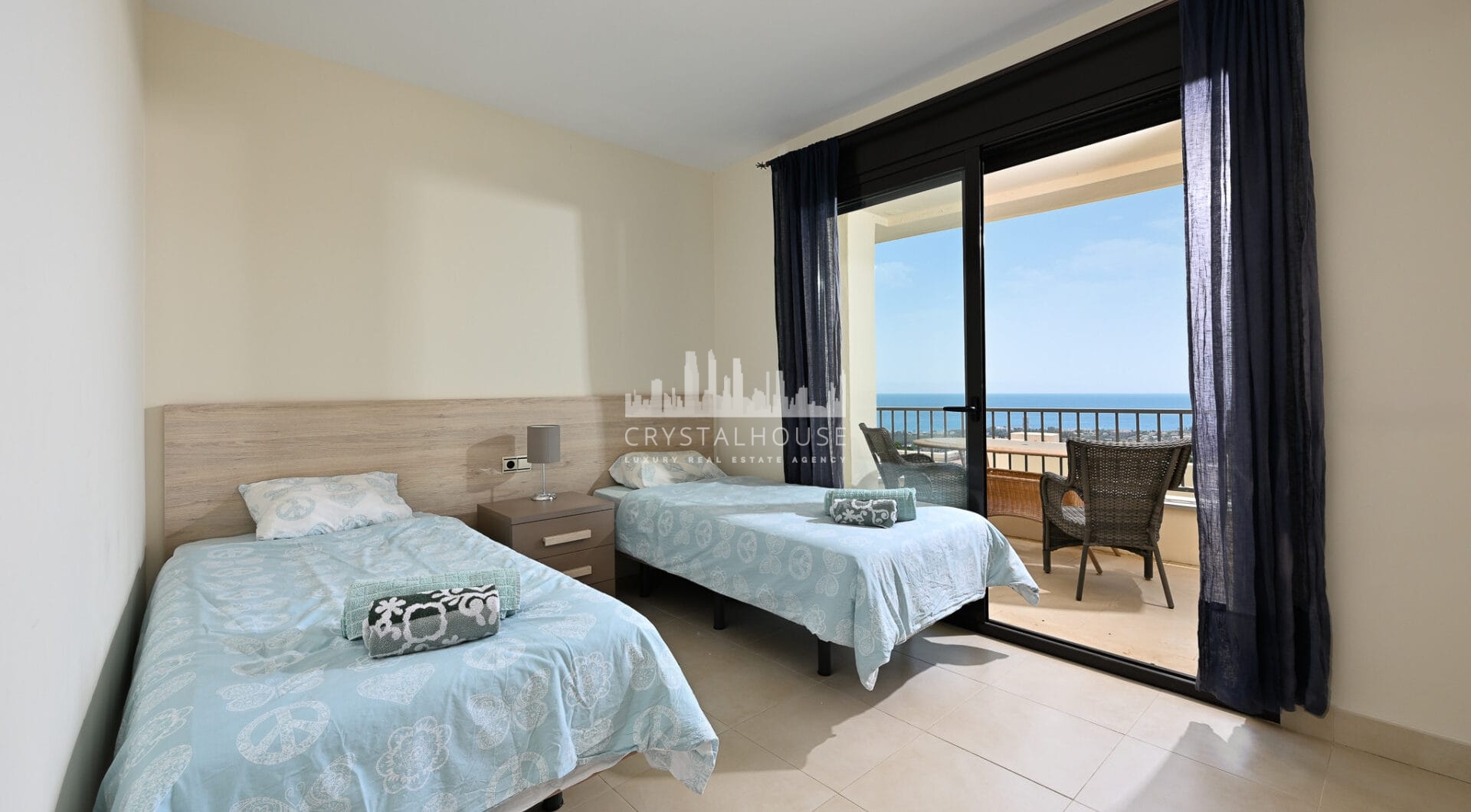 Stunning apartment with panoramic views in Altos de Los Monteros