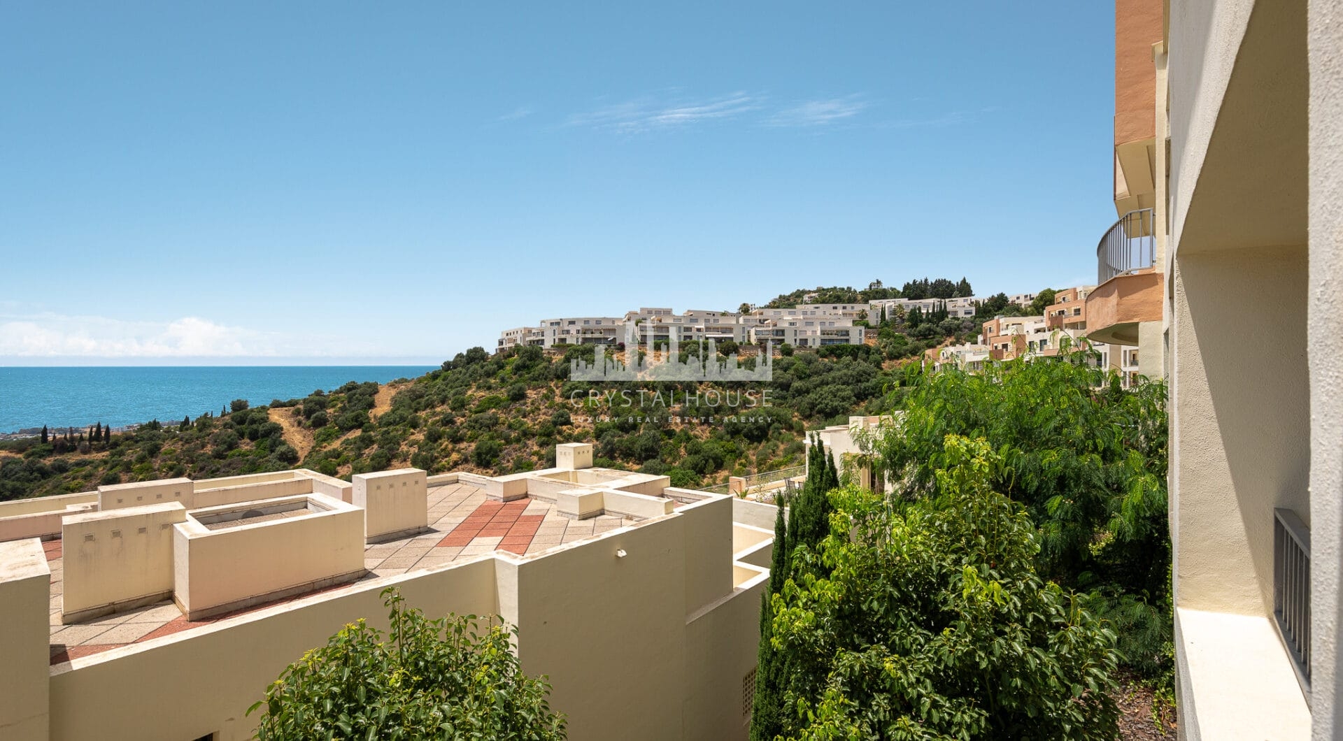 Stunning apartment with panoramic views in Altos de Los Monteros
