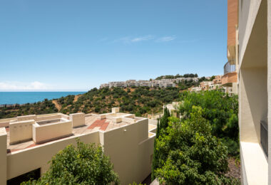 Stunning apartment with panoramic views in Altos de Los Monteros
