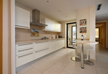 Stunning apartment with panoramic views in Altos de Los Monteros