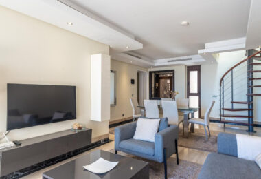Beachfront Penthouse with Private Pool – Estepona
