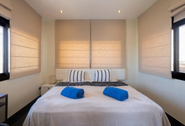 Beachfront Penthouse with Private Pool – Estepona