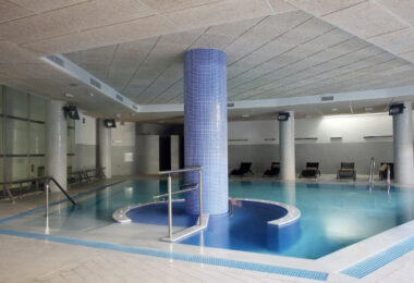 Beachfront Penthouse with Private Pool – Estepona