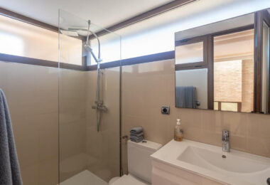 Beachfront Penthouse with Private Pool – Estepona