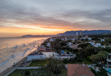 OPPORTUNITY-PRICE JUST REDUCED FOR A QUICK SALE: Stunning Luxury Front Line Beach Villa in Marbesa, Marbella East