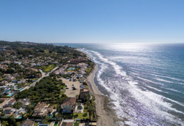 OPPORTUNITY-PRICE JUST REDUCED FOR A QUICK SALE: Stunning Luxury Front Line Beach Villa in Marbesa, Marbella East