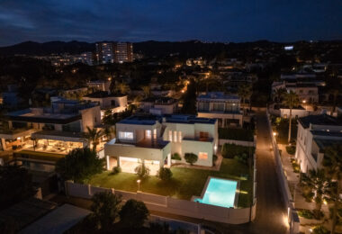 OPPORTUNITY-PRICE JUST REDUCED FOR A QUICK SALE: Stunning Luxury Front Line Beach Villa in Marbesa, Marbella East