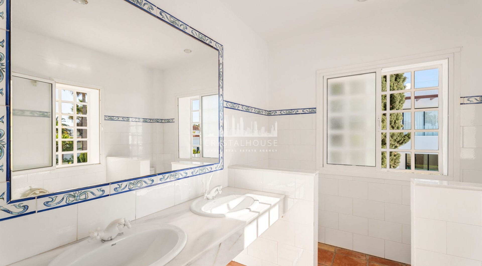 OPPORTUNITY-PRICE JUST REDUCED FOR A QUICK SALE: Stunning Luxury Front Line Beach Villa in Marbesa, Marbella East