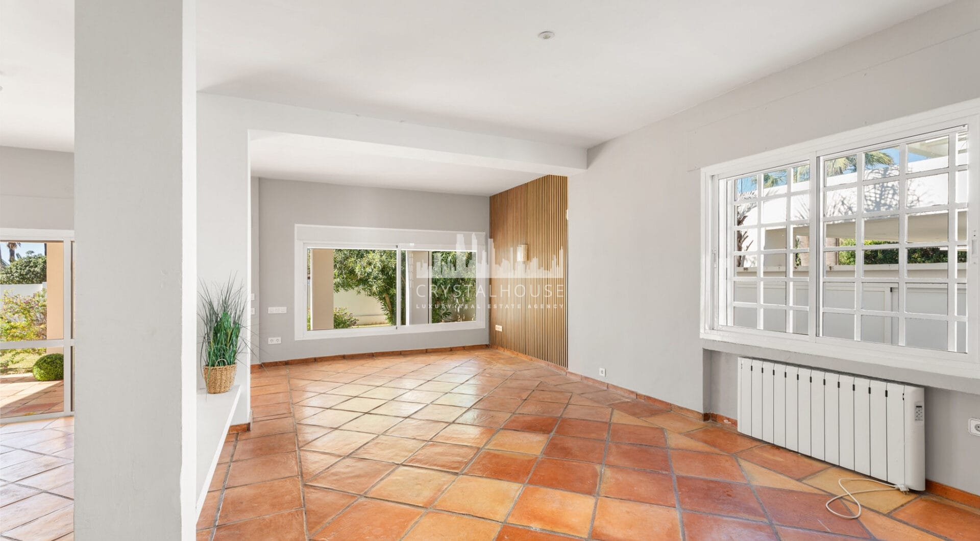 OPPORTUNITY-PRICE JUST REDUCED FOR A QUICK SALE: Stunning Luxury Front Line Beach Villa in Marbesa, Marbella East