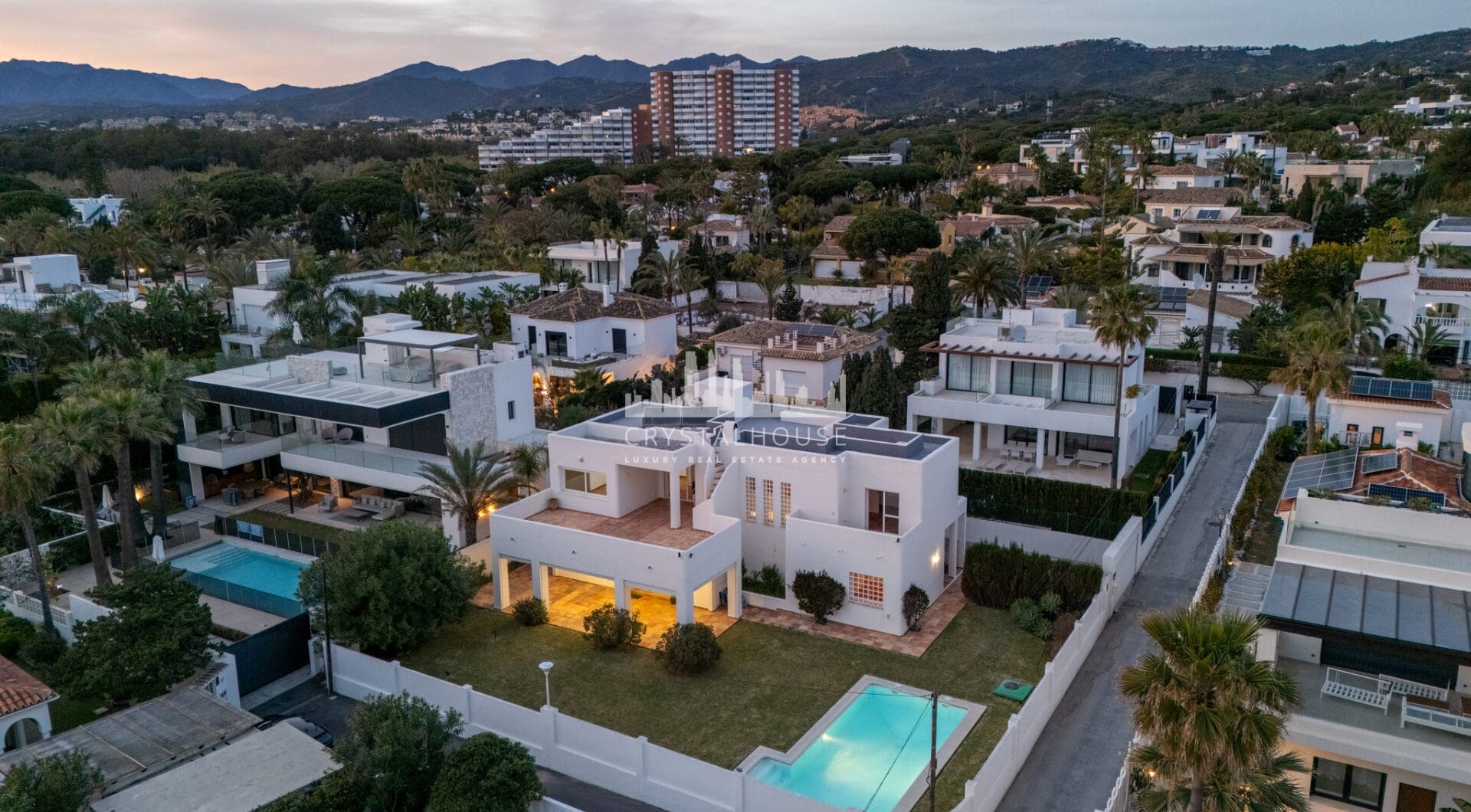 OPPORTUNITY-PRICE JUST REDUCED FOR A QUICK SALE: Stunning Luxury Front Line Beach Villa in Marbesa, Marbella East