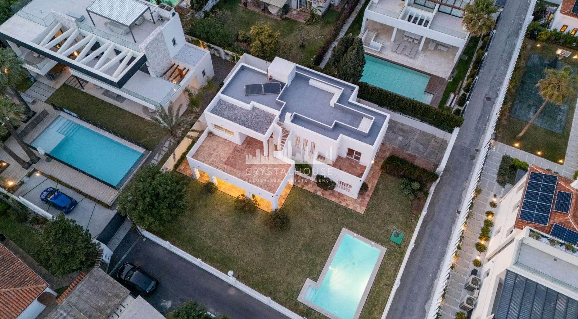 OPPORTUNITY-PRICE JUST REDUCED FOR A QUICK SALE: Stunning Luxury Front Line Beach Villa in Marbesa, Marbella East