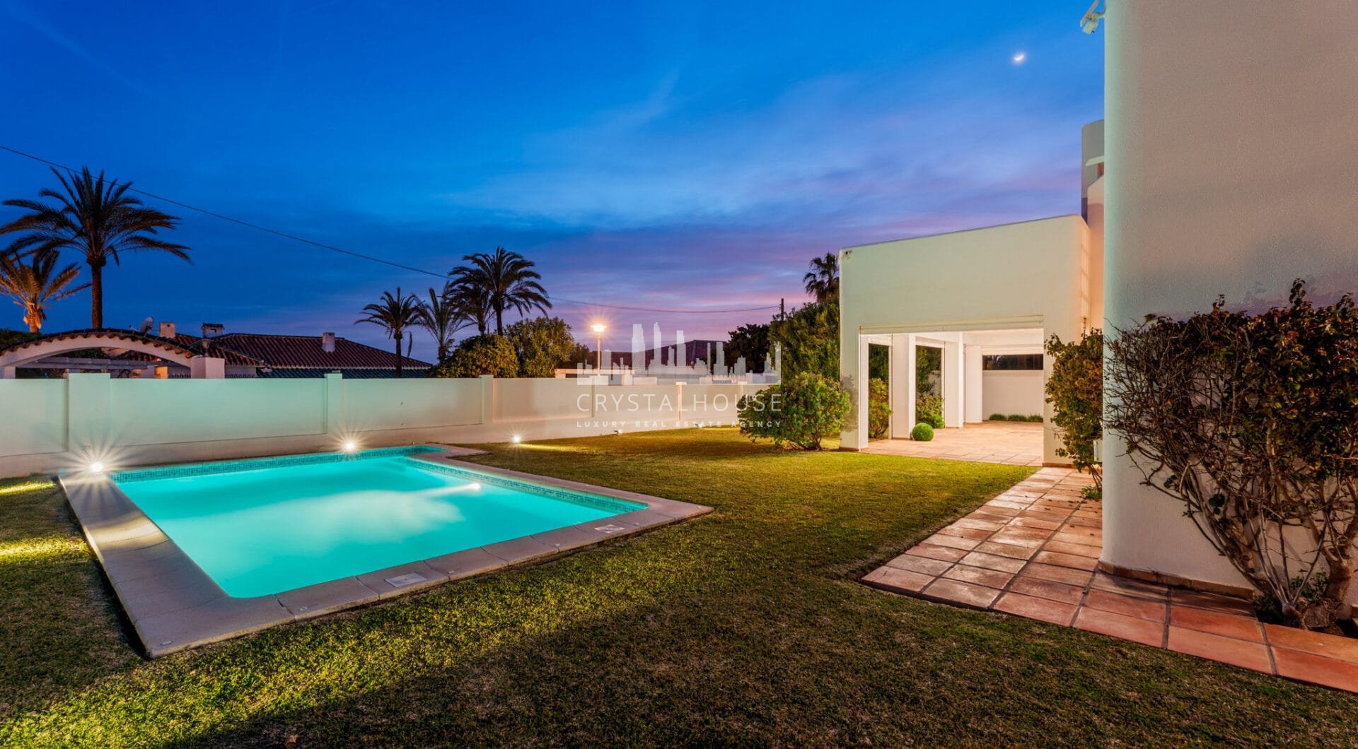 OPPORTUNITY-PRICE JUST REDUCED FOR A QUICK SALE: Stunning Luxury Front Line Beach Villa in Marbesa, Marbella East