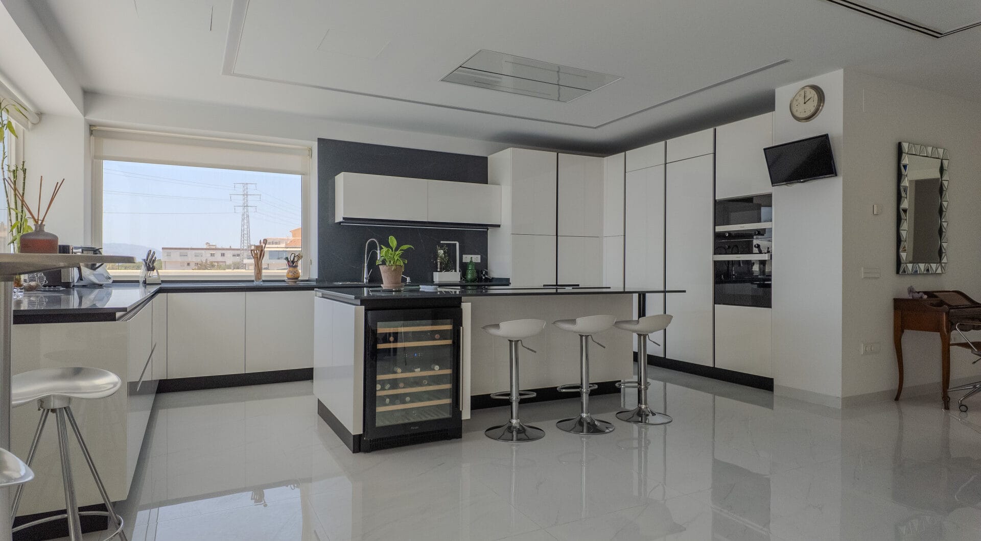 Exquisite Luxury Villa with Panoramic Sea and Mountain Views in Pedregalejo, Malaga