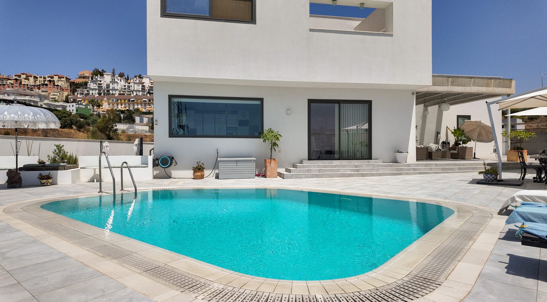 Exquisite Luxury Villa with Panoramic Sea and Mountain Views in Pedregalejo, Malaga