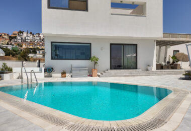Exquisite Luxury Villa with Panoramic Sea and Mountain Views in Pedregalejo, Malaga