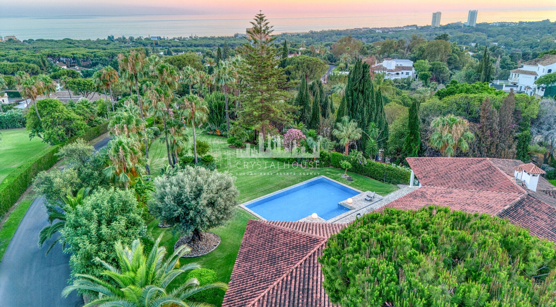 Beautiful, south facing four bedroom Villa located in the sought after area of Hacienda Las Chapas, Marbella