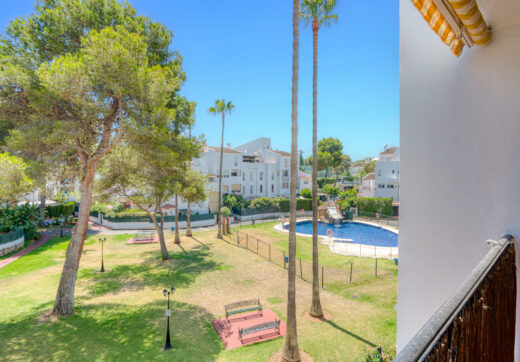 Fantastic reform opportunity; three bedroom apartment located in the gated community, Parque Elviria in Marbella - walking distance to the beach