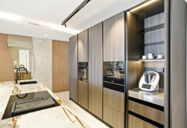 Luxurious south facing, three bedroom beachfront apartment, located in the prestigious community of Río Real Playa.
