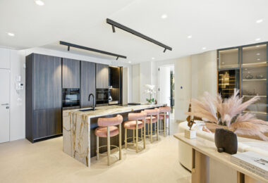 Luxurious south facing, three bedroom beachfront apartment, located in the prestigious community of Río Real Playa.
