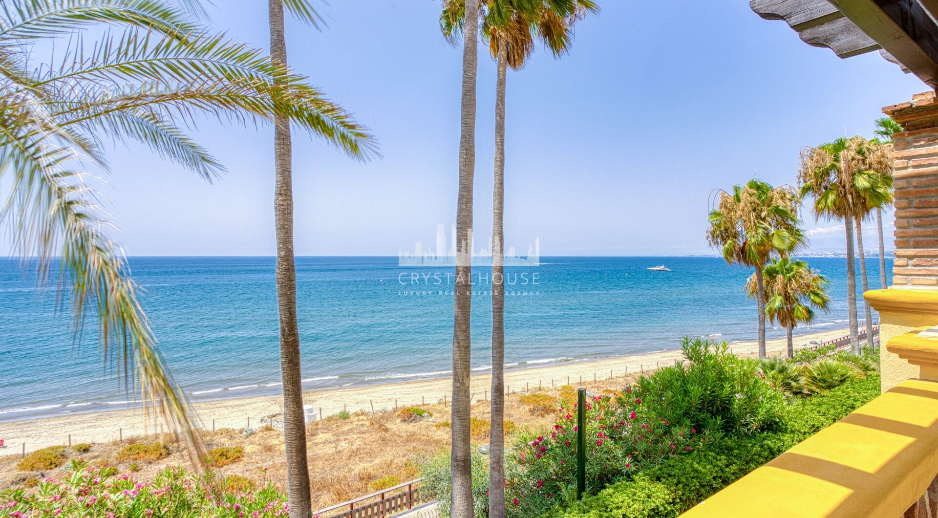Luxurious south facing, three bedroom beachfront apartment, located in the prestigious community of Río Real Playa.