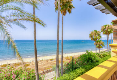 Luxurious south facing, three bedroom beachfront apartment, located in the prestigious community of Río Real Playa.