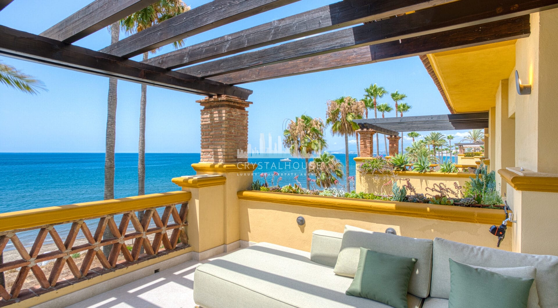 Luxurious south facing, three bedroom beachfront apartment, located in the prestigious community of Río Real Playa.