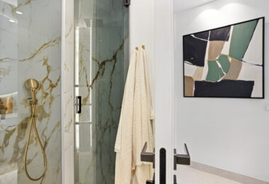Luxurious south facing, three bedroom beachfront apartment, located in the prestigious community of Río Real Playa.