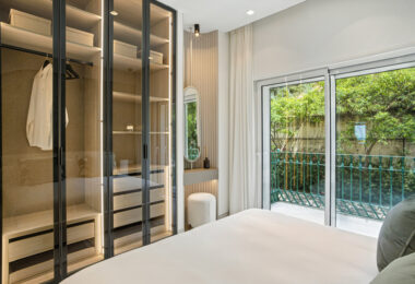 Luxurious south facing, three bedroom beachfront apartment, located in the prestigious community of Río Real Playa.