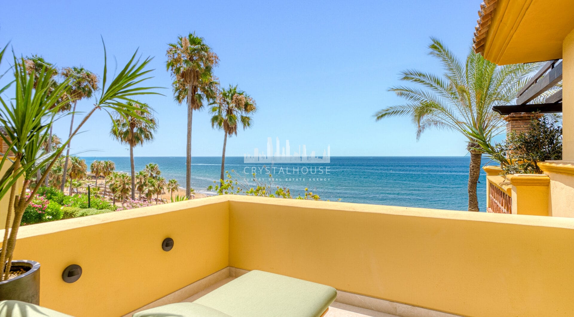 Luxurious south facing, three bedroom beachfront apartment, located in the prestigious community of Río Real Playa.